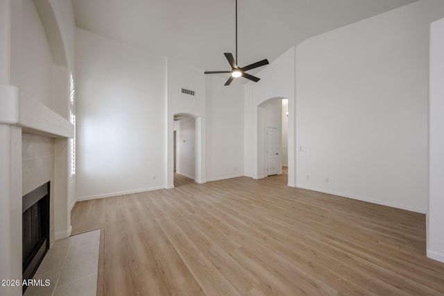 1330 E VOLTAIRE Avenue, Phoenix, AZ 85022