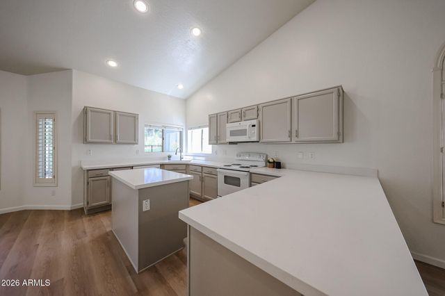 1330 E VOLTAIRE Avenue, Phoenix, AZ 85022