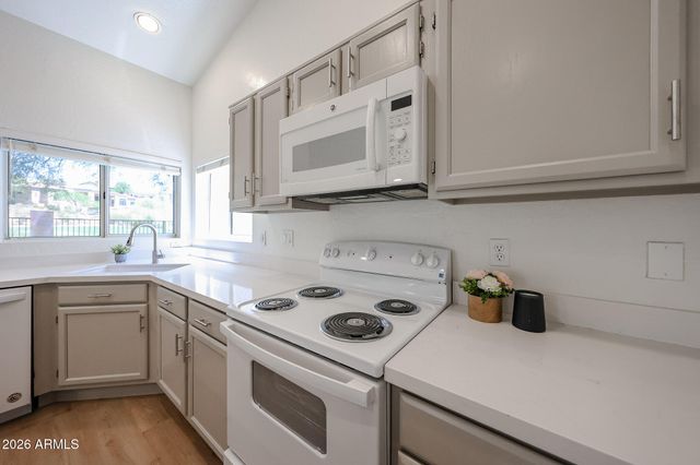 1330 E VOLTAIRE Avenue, Phoenix, AZ 85022