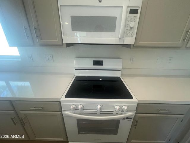 1330 E VOLTAIRE Avenue, Phoenix, AZ 85022