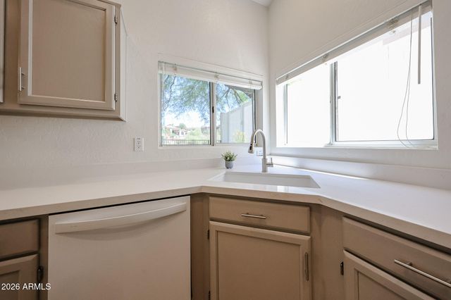 1330 E VOLTAIRE Avenue, Phoenix, AZ 85022