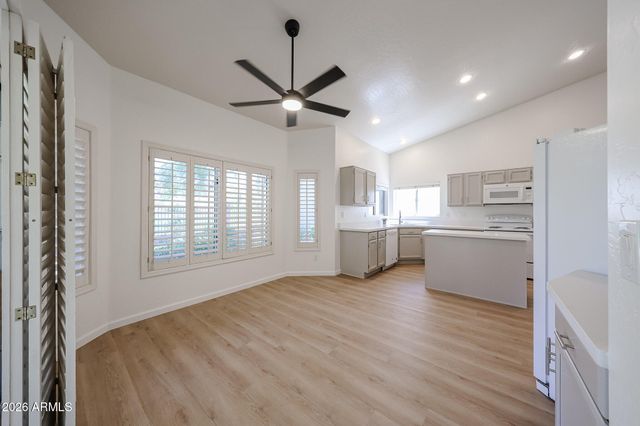 1330 E VOLTAIRE Avenue, Phoenix, AZ 85022