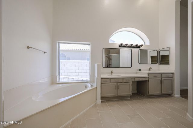 1330 E VOLTAIRE Avenue, Phoenix, AZ 85022