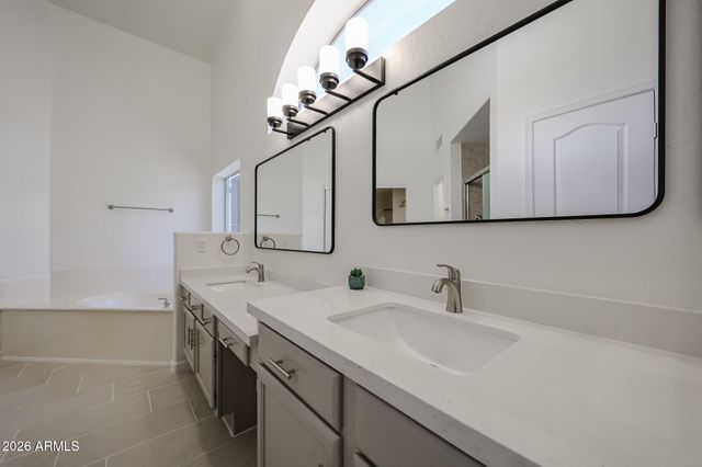 1330 E VOLTAIRE Avenue, Phoenix, AZ 85022