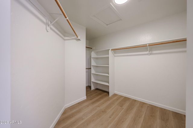 1330 E VOLTAIRE Avenue, Phoenix, AZ 85022