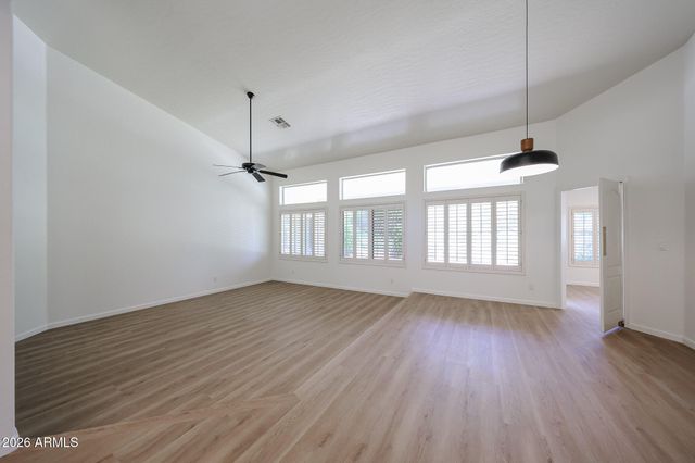 1330 E VOLTAIRE Avenue, Phoenix, AZ 85022