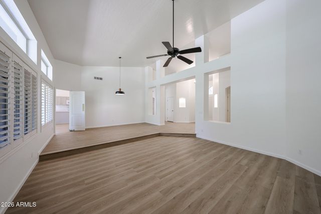 1330 E VOLTAIRE Avenue, Phoenix, AZ 85022