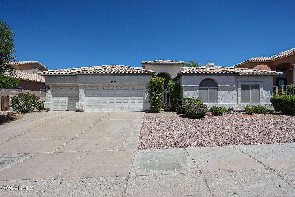 1330 E VOLTAIRE Avenue, Phoenix, AZ 85022