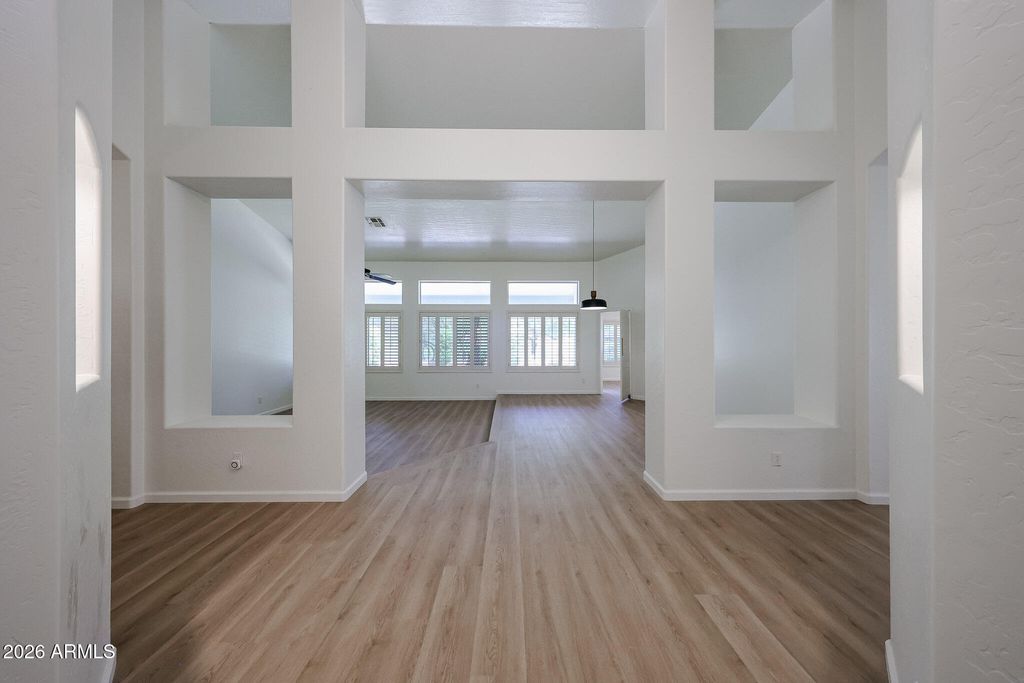 1330 E VOLTAIRE Avenue, Phoenix, AZ 85022 — photo 4