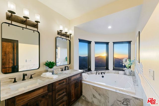 8567 Rd Mipolomol Road, Malibu, CA 90265