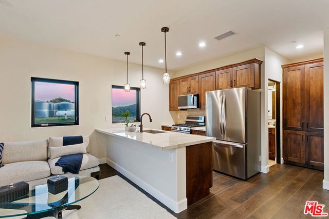 8567 Rd Mipolomol Road, Malibu, CA 90265