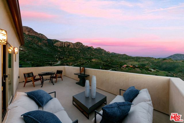 8567 Rd Mipolomol Road, Malibu, CA 90265