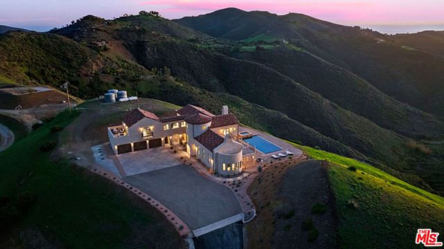 8567 Rd Mipolomol Road, Malibu, CA 90265