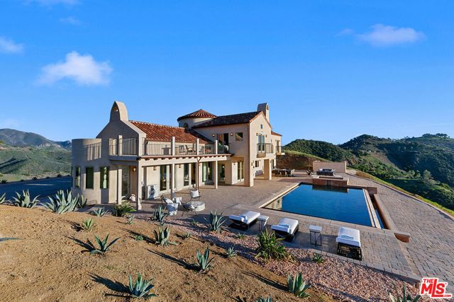8567 Rd Mipolomol Road, Malibu, CA 90265