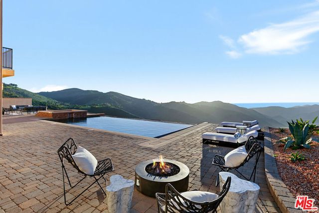 8567 Rd Mipolomol Road, Malibu, CA 90265