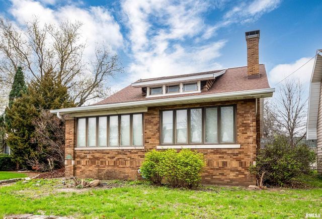 3004 N KNOXVILLE Avenue, Peoria, IL 61602