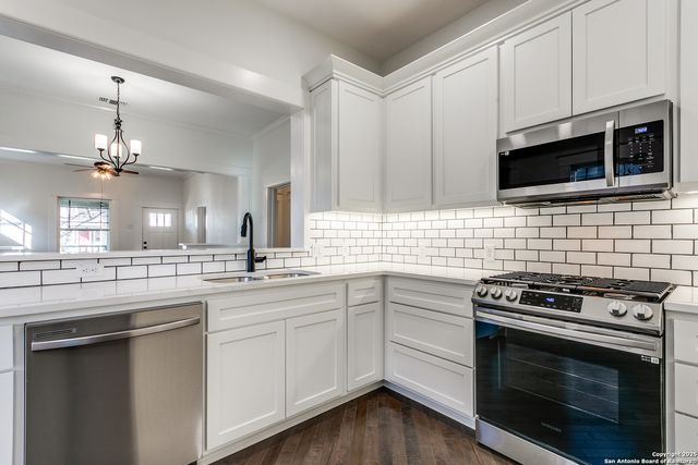 204 Queen Anne, San Antonio, TX 78209