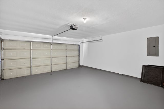 509 Brookside Court, Burleson, TX 76028