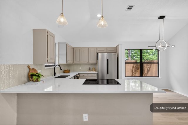 509 Brookside Court, Burleson, TX 76028