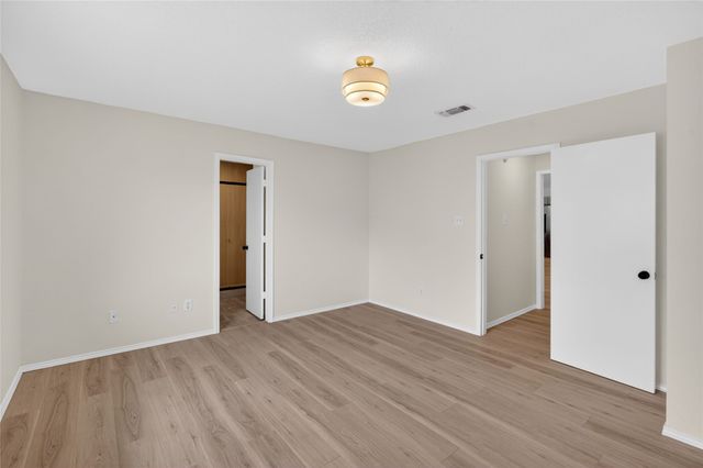 509 Brookside Court, Burleson, TX 76028