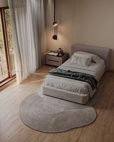 72 W Shore Dr W, Miami, FL 33133