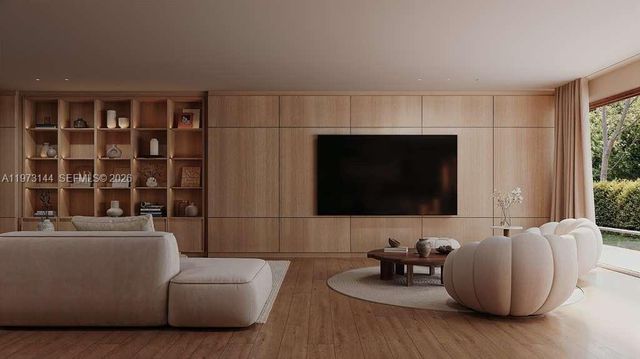 72 W Shore Dr W, Miami, FL 33133