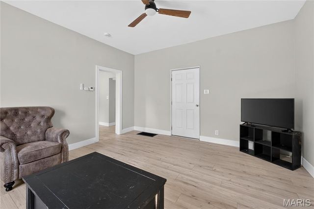 914 Dammert Avenue, St Louis, MO 63125