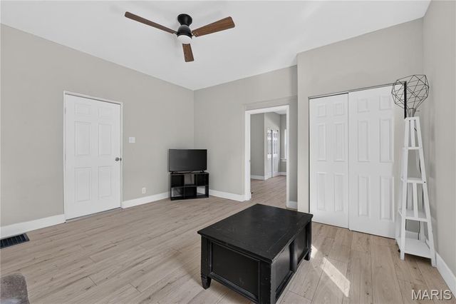 914 Dammert Avenue, St Louis, MO 63125