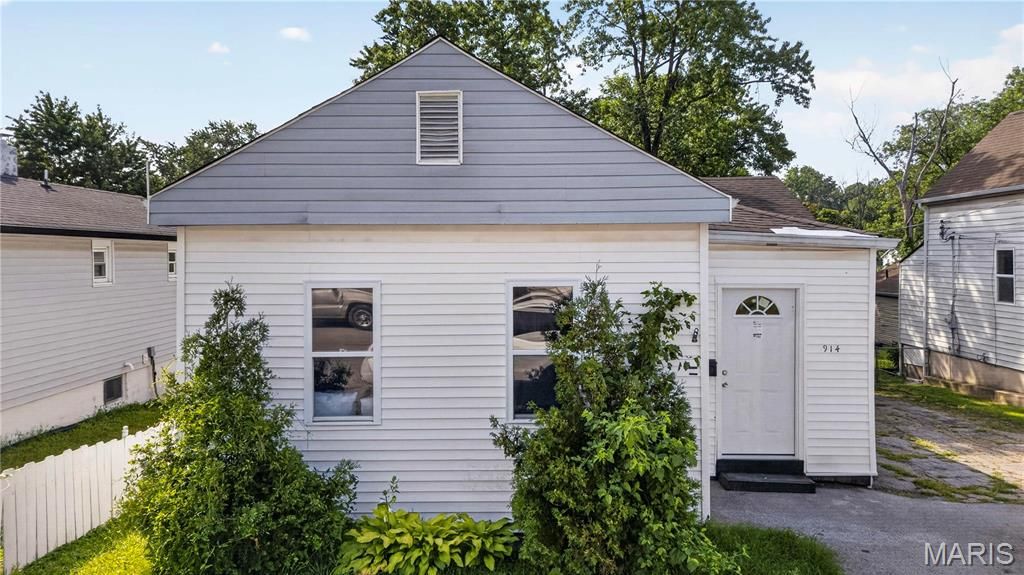 914 Dammert Avenue, St Louis, MO 63125
