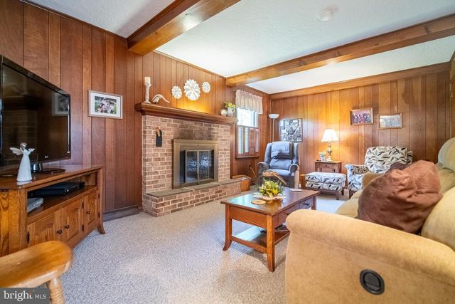 106 CIRCLE DR, York, PA 17406