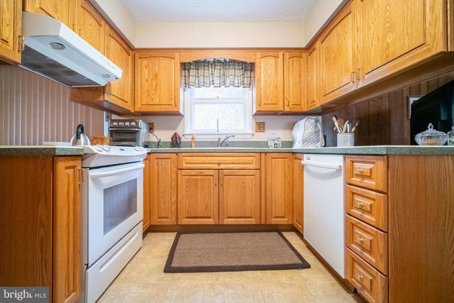 106 CIRCLE DR, York, PA 17406