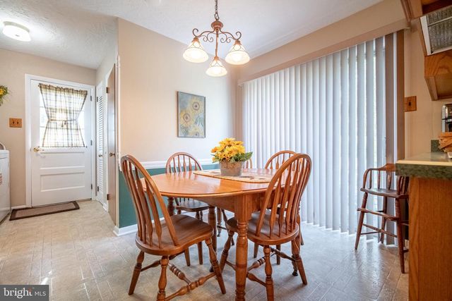 106 CIRCLE DR, York, PA 17406