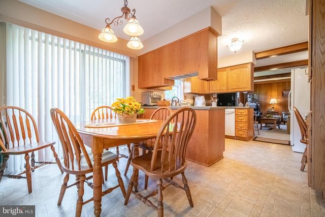 106 CIRCLE DR, York, PA 17406