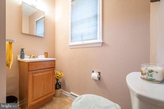 106 CIRCLE DR, York, PA 17406