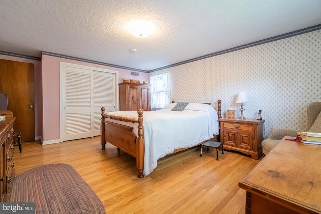 106 CIRCLE DR, York, PA 17406
