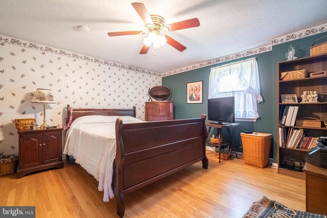 106 CIRCLE DR, York, PA 17406