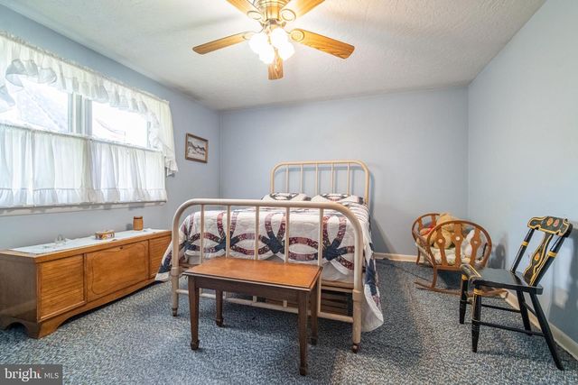 106 CIRCLE DR, York, PA 17406