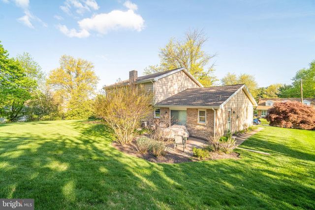 106 CIRCLE DR, York, PA 17406