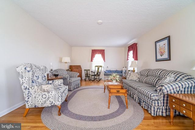 106 CIRCLE DR, York, PA 17406