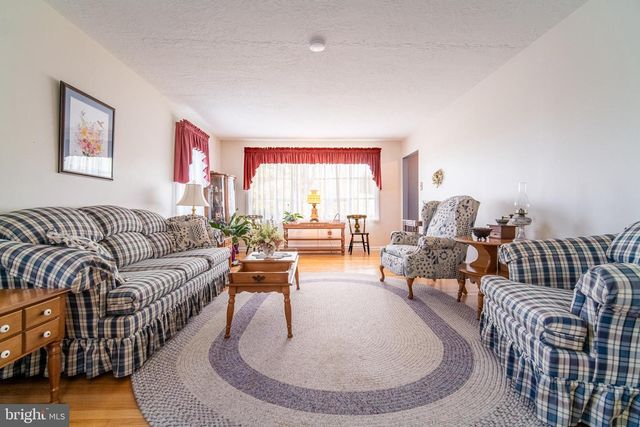 106 CIRCLE DR, York, PA 17406