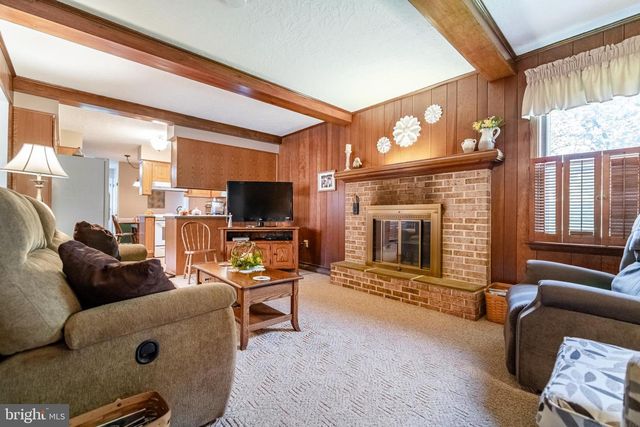 106 CIRCLE DR, York, PA 17406