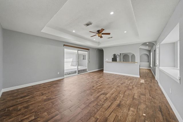 2015 Williamsburg Court N, League City, TX 77573