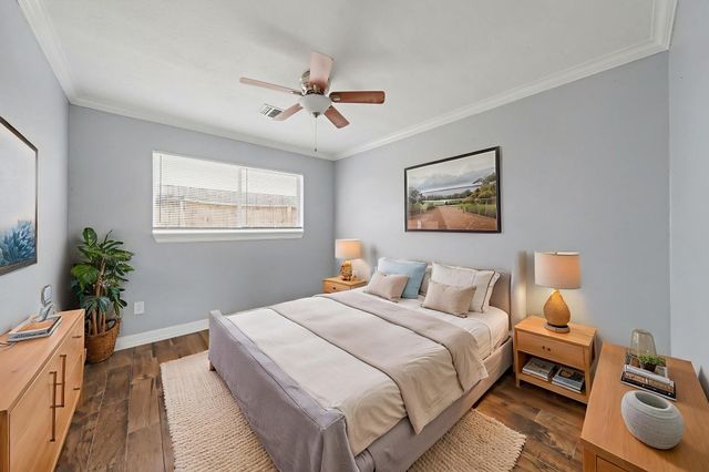 2015 Williamsburg Court N, League City, TX 77573