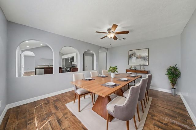 2015 Williamsburg Court N, League City, TX 77573