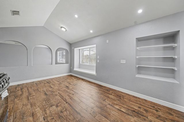 2015 Williamsburg Court N, League City, TX 77573