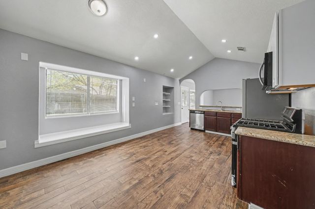 2015 Williamsburg Court N, League City, TX 77573