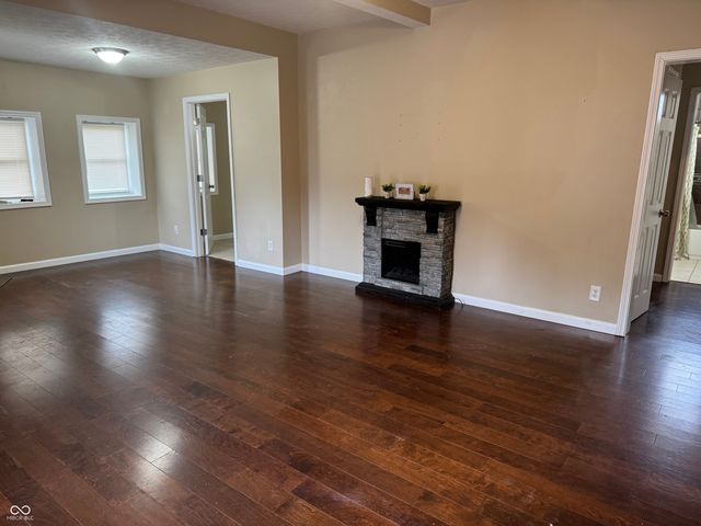 305 N Market Street, Waynetown, IN 47990