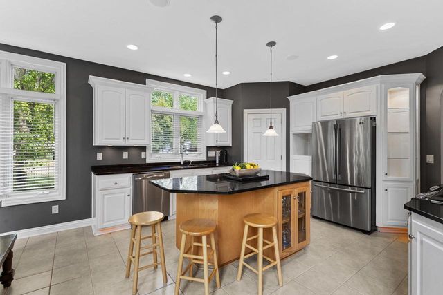 236 E THORNBROOK LANE, Appleton, WI 54913
