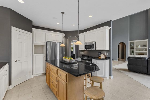 236 E THORNBROOK LANE, Appleton, WI 54913