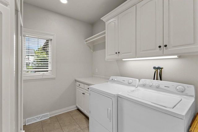 236 E THORNBROOK LANE, Appleton, WI 54913